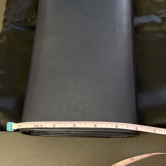 Authentic YSL clutch in Great Condition, Navy Blue. Comes with dust bag - Picture 10 of 11